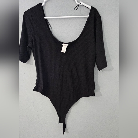 H&M Black Ribbed Top - Picture 3 of 3